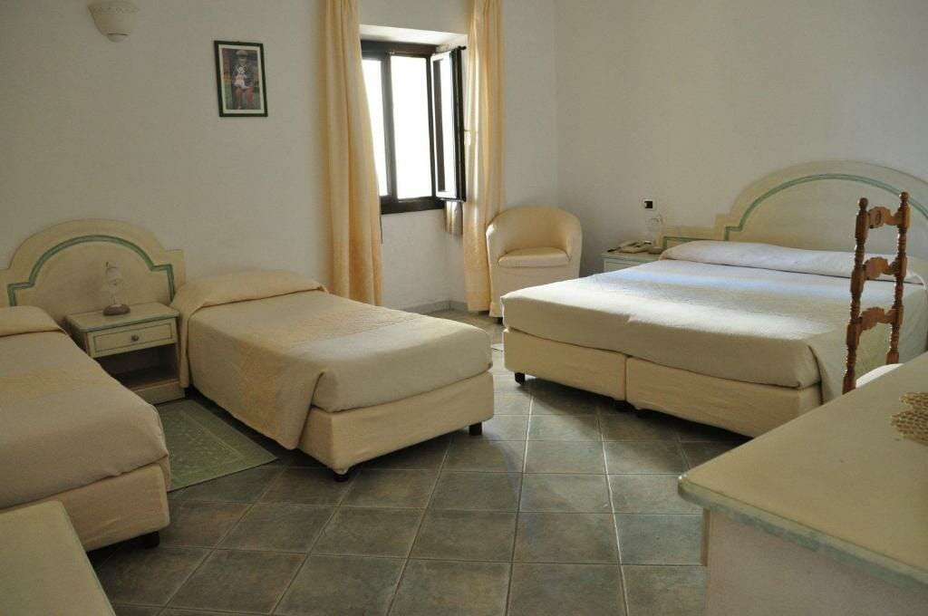 Camera Quadrupla - Hotel Cavour Olbia centro