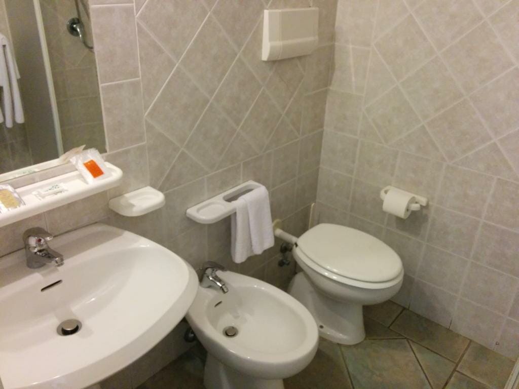 Bagno Camera Singola Hotel Cavour Olbia